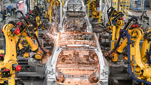 海报丨中国经济向“新”而行 海外人士如此评价