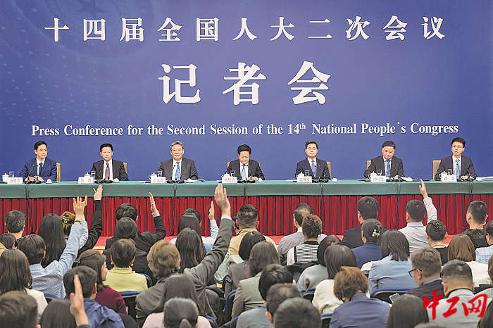 2426570_tpzz_1709738728862_b 2426570_tpzz_1709738728862_b