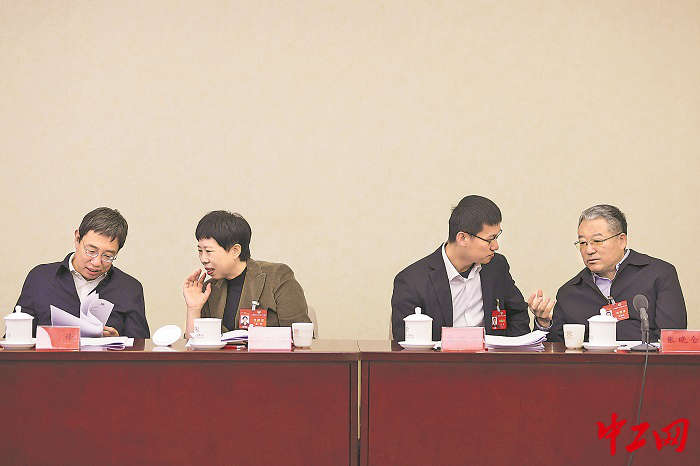 2426574_tpzz_1709743642161_b 2426574_tpzz_1709743642161_b