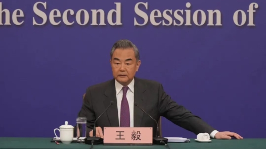 王毅四问美国！