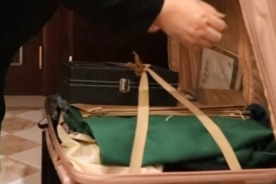 一年之计看两会丨行李箱里的“建议”