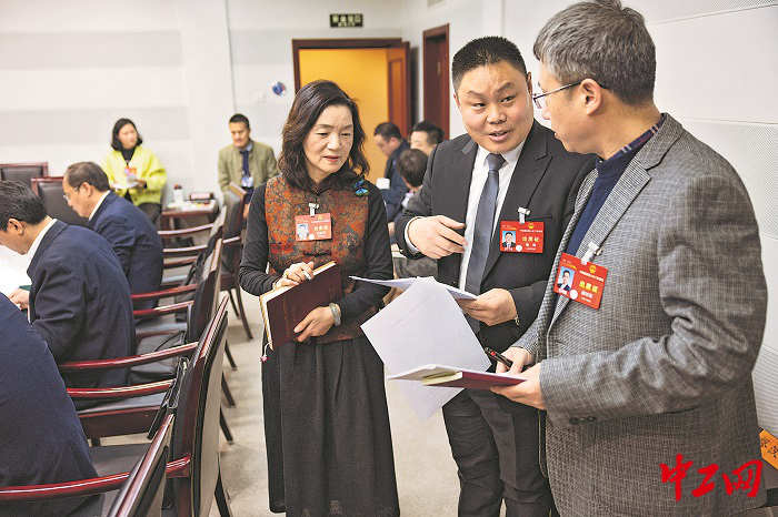 2428010_tpzz_1709824273986_b 2428010_tpzz_1709824273986_b