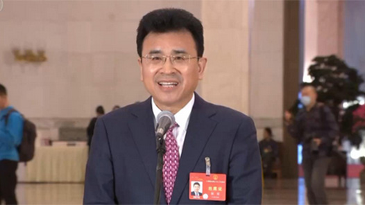 代表通道｜陈军：未来一两年，电动汽车充一次电就可跑超一千公里