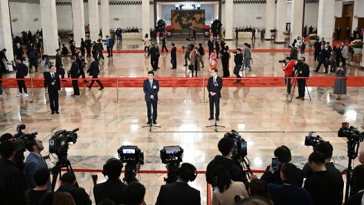 聚焦“代表通道”