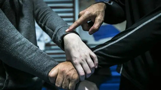 检察机关去年审查认定正当防卫261人