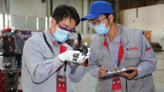 钟曜平：实实在在搞好职业教育，培养更多大国工匠