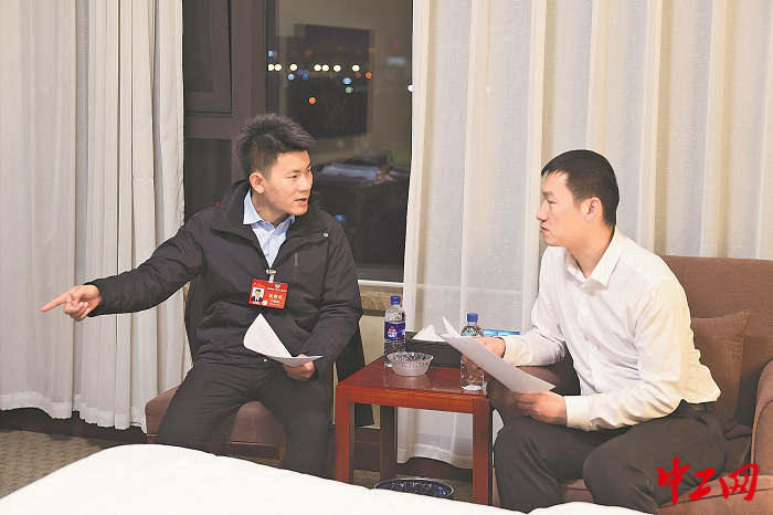 2429458_tpzz_1709909644275_b 2429458_tpzz_1709909644275_b