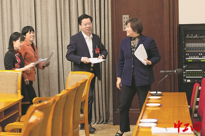 2430676_tpzz_1709997963687_b 2430676_tpzz_1709997963687_b