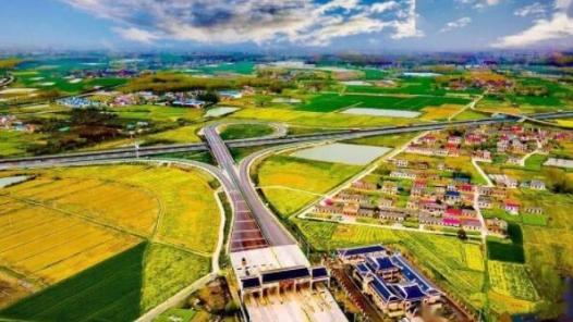 人民论坛：描绘出更亮丽的民生画卷