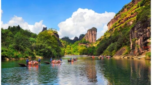 强化生态环保治理，推进美丽中国建设