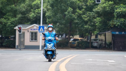 全国政协委员粟斌：建立健全长期护理保险制度 维护劳动者长期护理保险权益