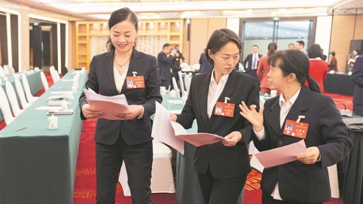 让更多年轻人“走进工厂”