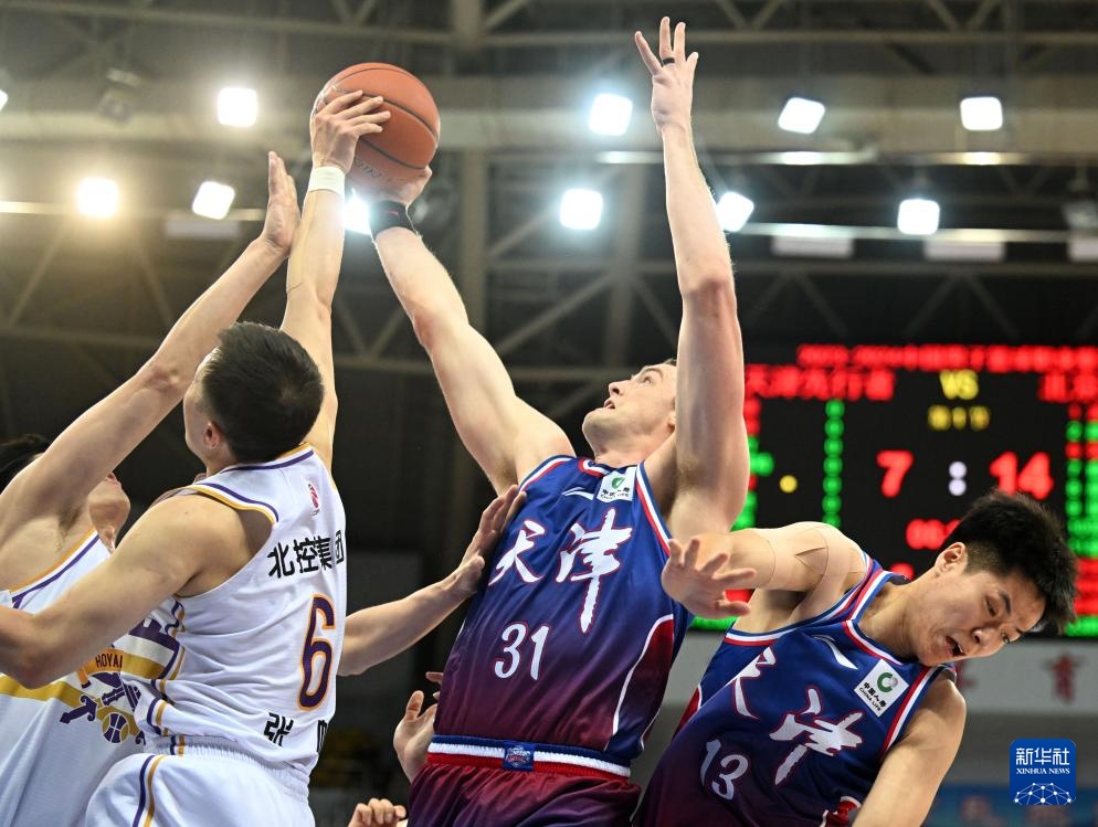 cba常规赛:北京控股胜天津先行者 - 体育 - 中工网