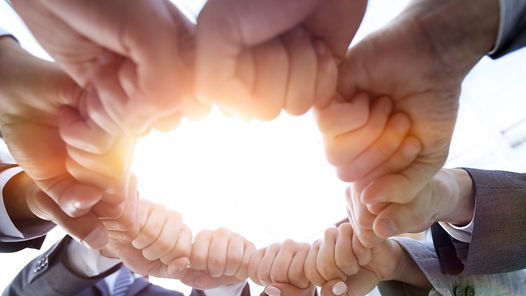 工人日报社评丨充分发挥构建和谐劳动关系的工会力量