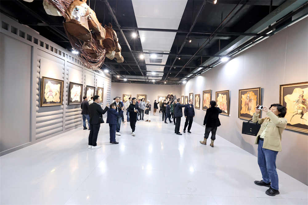 国家艺术基金项目毛皮画上的马文化巡展成都站开幕