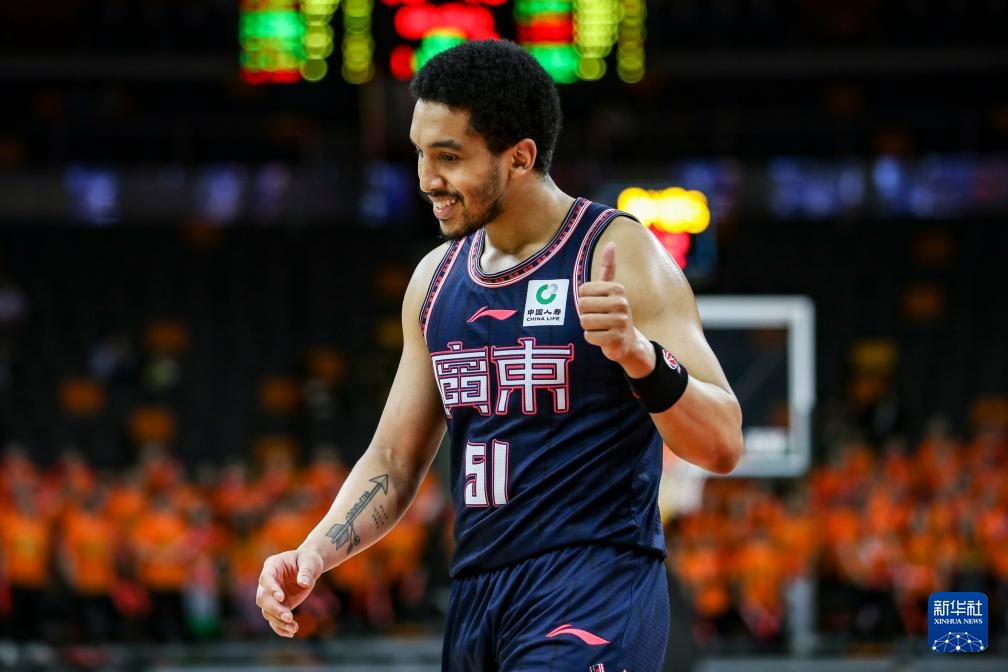 篮球cba常规赛广东华南虎胜江苏肯帝亚