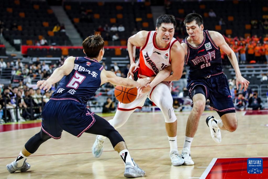 篮球cba常规赛广东华南虎胜江苏肯帝亚