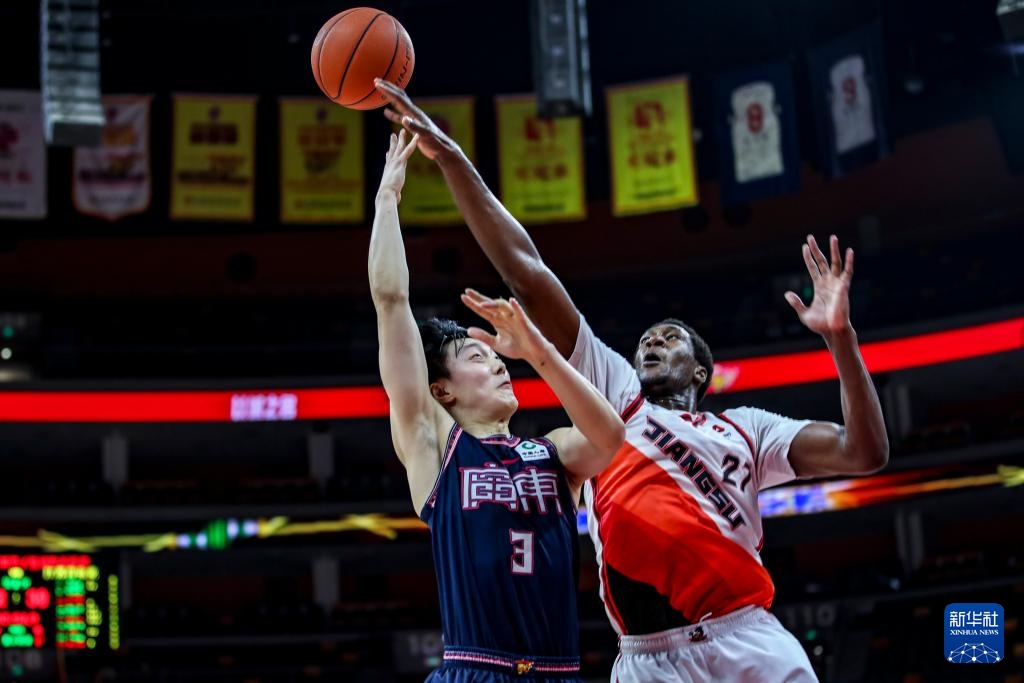 篮球cba常规赛广东华南虎胜江苏肯帝亚