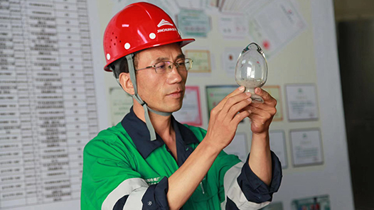 身边的大国工匠｜滴水掘金，为产业强国贡献“工业维生素”