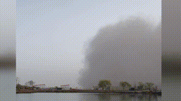 大风刮起百米沙墙新疆南疆多地遭遇强沙尘