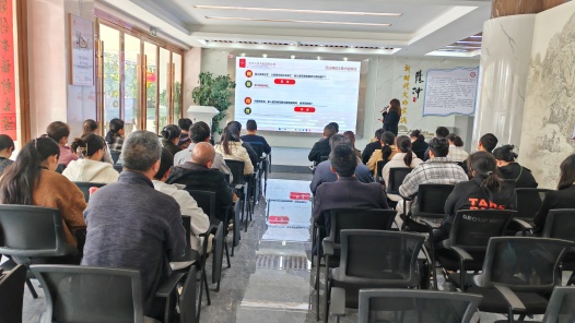 云南省腾冲市总工会：普法宣传进企业 法治护航促发展