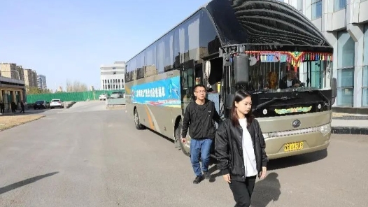 内蒙古自治区总工会“就业创业直通车”继续发车