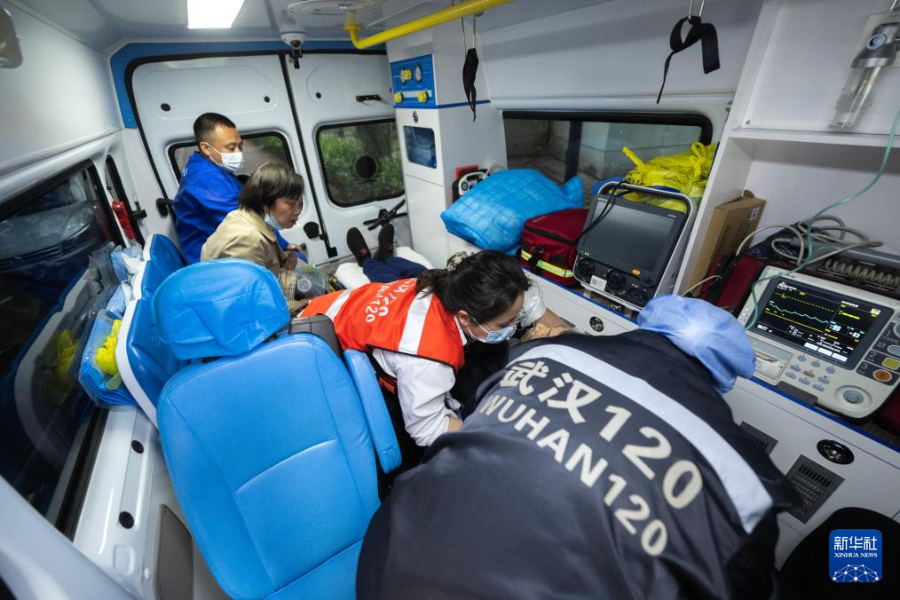 急救中心120收费多少 1896467_4096x10000.png