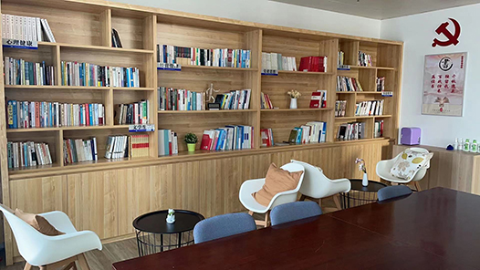 泸州江阳区总工会举行庆“五一”致敬劳动者读书分享会