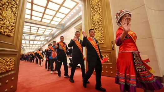 一起来看！数字人记者带你探访2024年庆祝“五一”国际劳动节大会现场