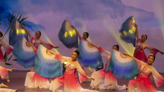 葫芦岛市总工会举办庆“五一”职工文艺演出活动