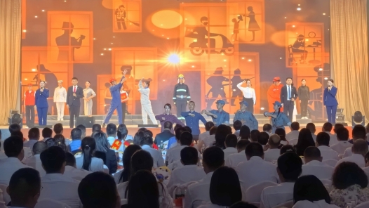 致敬劳动者！达州市达川区举办庆祝“五一”国际劳动节文艺晚会