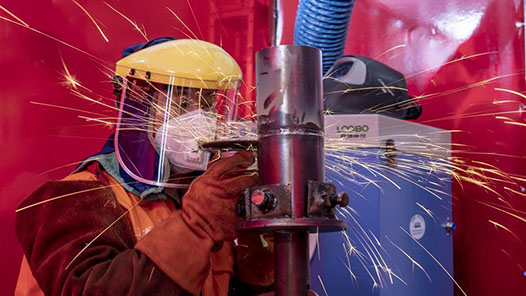 劳动创造光明未来