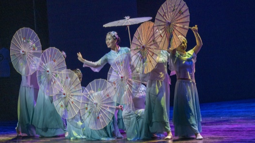 天津东丽区总工会举办庆“五一”慰问演出