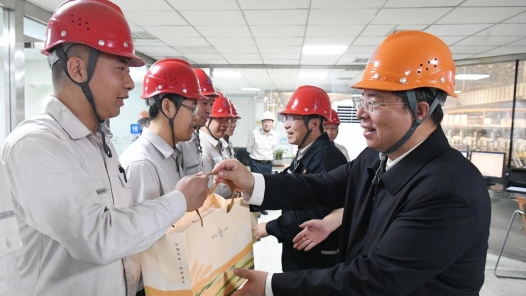 天津市总工会“五一”走访慰问一线职工