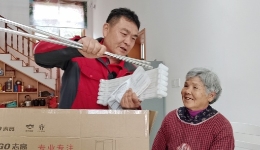  The Most Beautiful Employee in 2024 | Tan Shiwang: "I send express delivery to myself in the village"