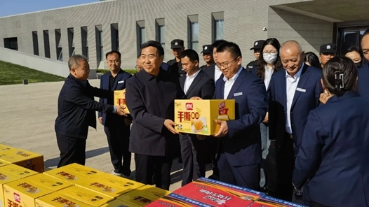 安阳市总工会“五一”期间慰问一线劳动者