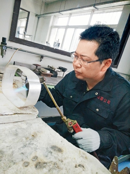 大国工匠、北京工美集团北京握拉菲首饰有限公司高级技师 孟剑锋 大国工匠、北京工美集团北京握拉菲首饰有限公司高级技师 孟剑锋