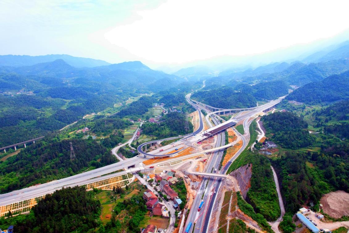 重庆渝湘复线跨g65包茂高速人行天桥完成"拆旧建新"