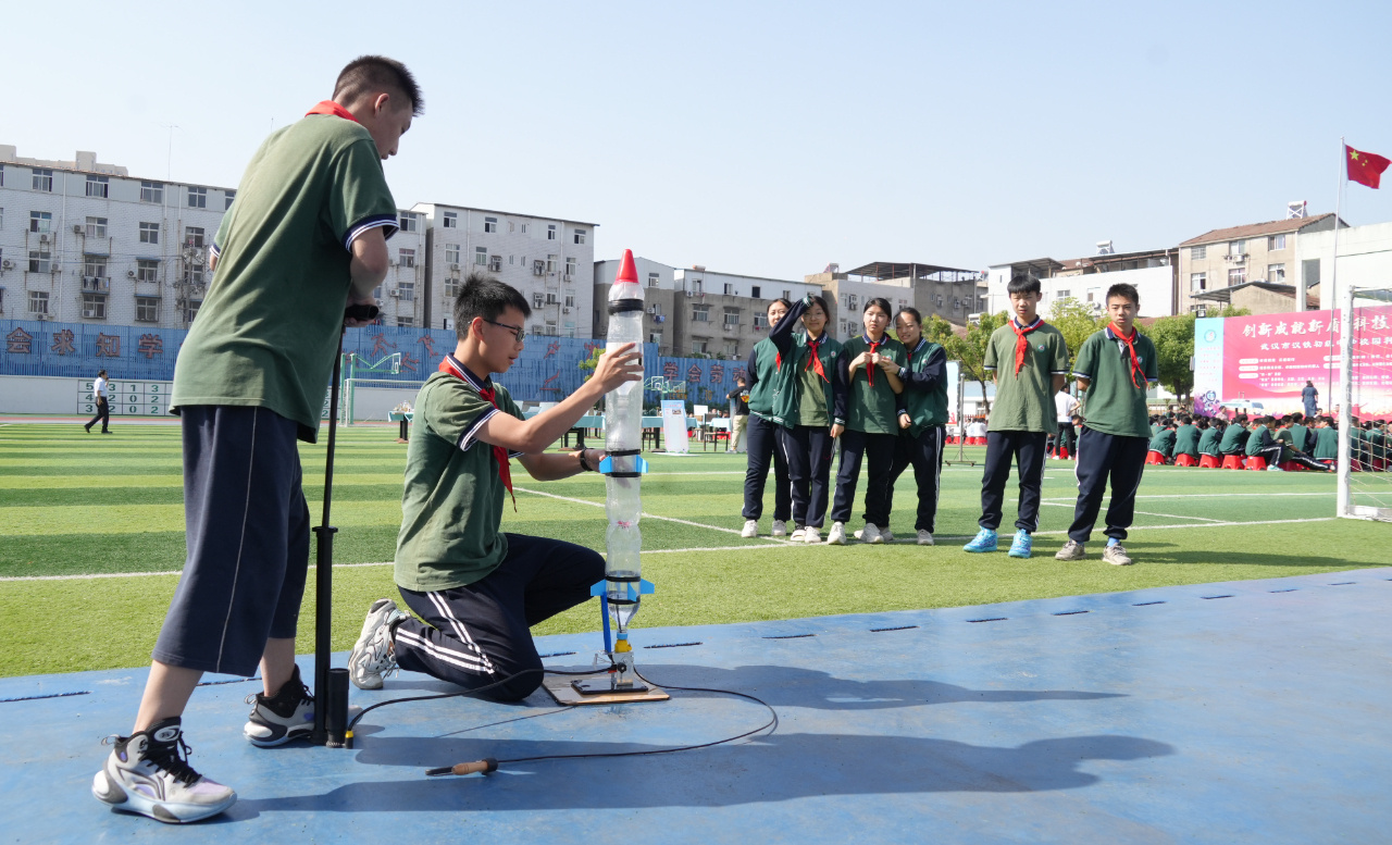 校园科技节点燃学生创新火花