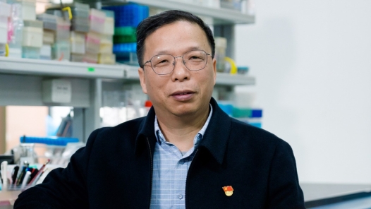 第五届“科苑名匠”｜韩月彭：果树遗传与分子育种路上的“铺路人”