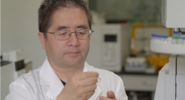 李玉林：让民族药标准化