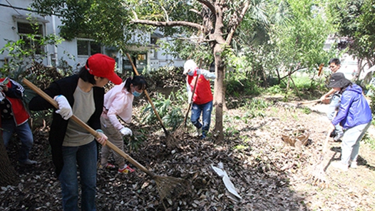 拉萨市开展“禁止白色污染”宣传活动