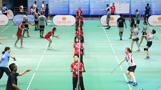 “羽”赛同行——聚焦羽毛球赛的幕后工作者