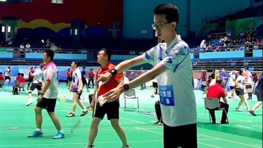 直击赛场！看羽毛球高手“巅峰对决”