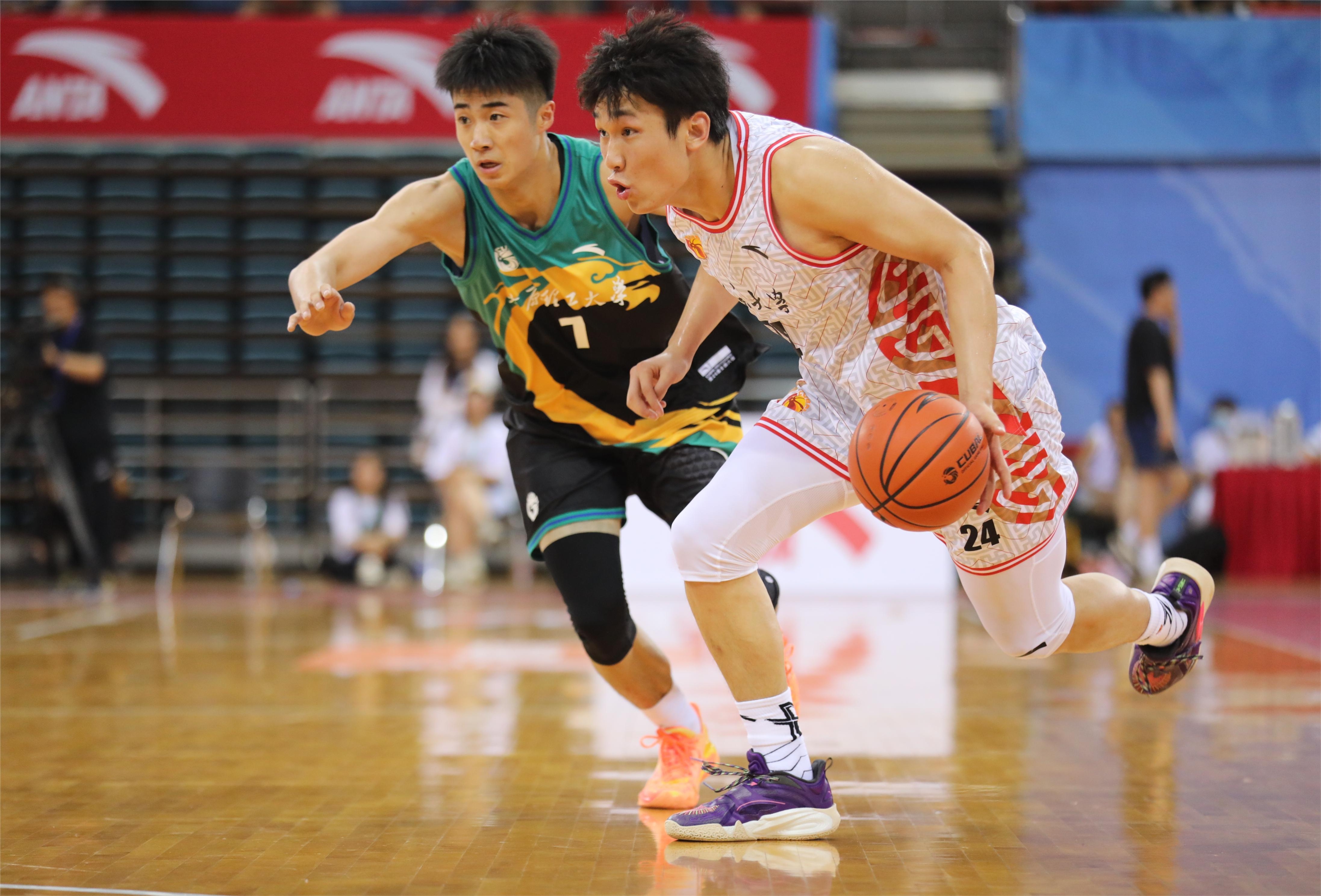 中国大学生篮球联赛全国八强赛开打 北京大学队抢得先机