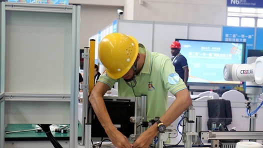 组图 | 毫厘间较量 他们全神贯注！