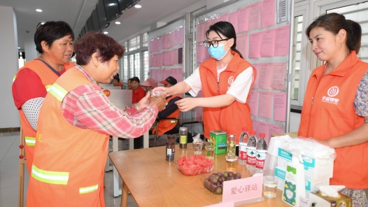 焦作市总工会：夏日送清凉 关怀沁人心