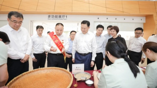 徐留平：强化工会数智化建设 做好新就业形态劳动者工会工作