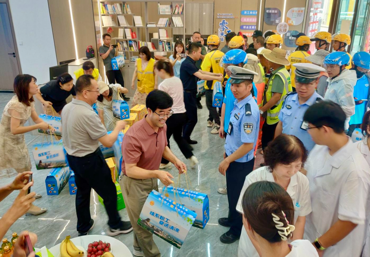 中工网>工会>正文 从7月10日开始,甘肃省兰州市七里河区总工会创新