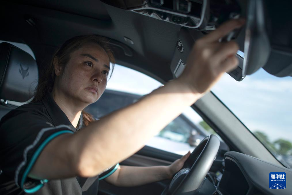 智能网联汽车是干嘛的 2013170_4096x10000.png